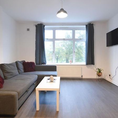 Contemporary 3 Bedroom Flat Κιρκάλντυ Εξωτερικό φωτογραφία